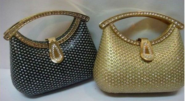 PU shiny leather for handbag (2).jpg